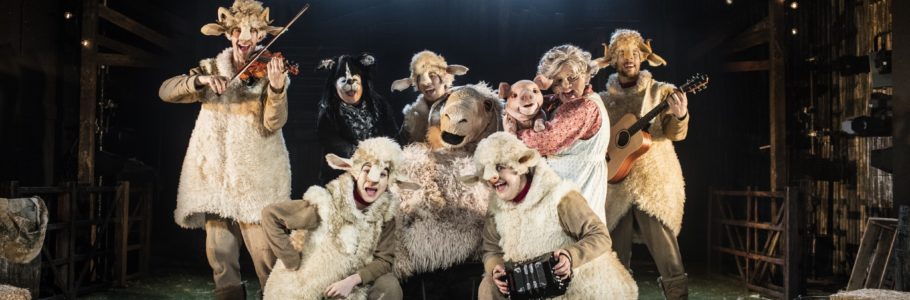 The-cast-of-Babe-The-Sheep-Pig.-Photo-Credit-Darren-Bell-2-910x300