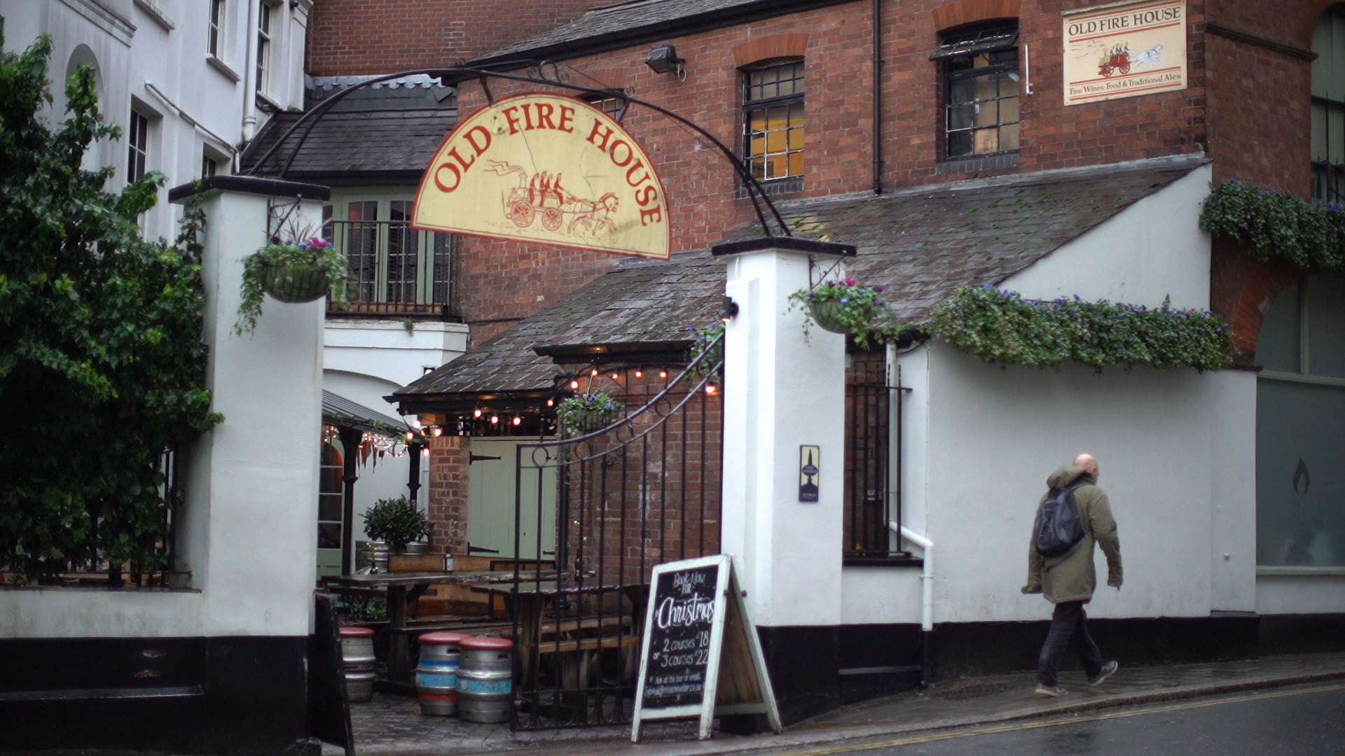 Christmas Shopping ideas from Exeter's independents with the In Exeter Gift Card. Exploring Exeter. Image by @momentstomedia