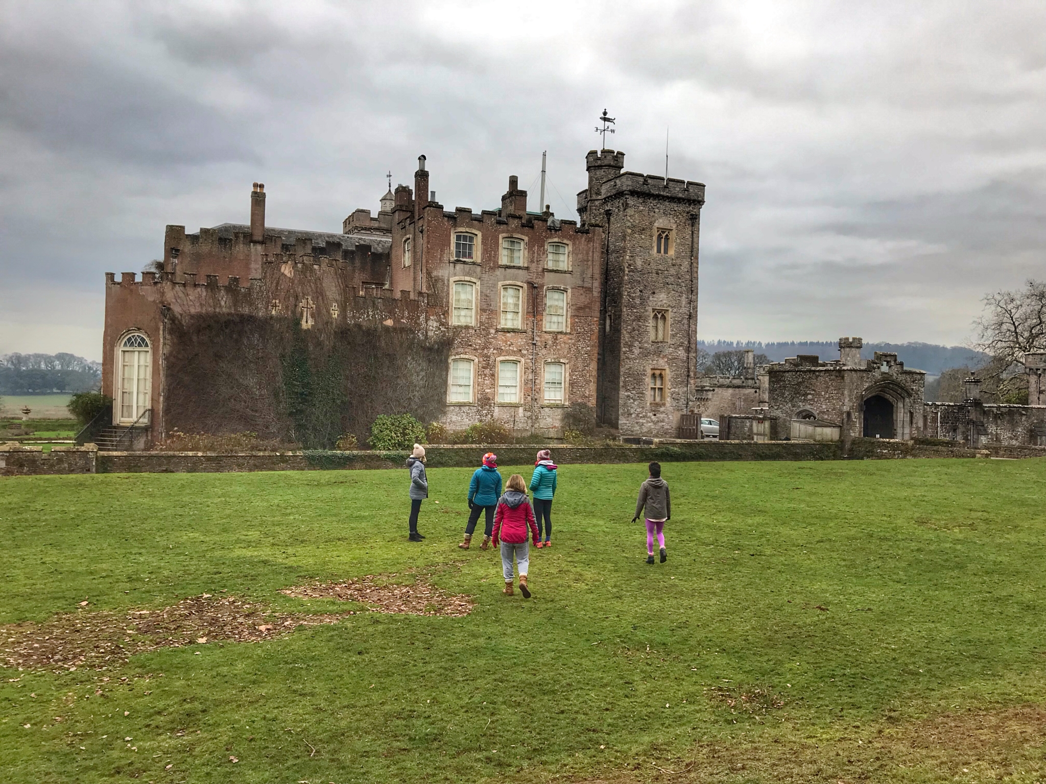 A magical day in Devon of yoga retreat and tree hugging at Powderham Castle, exploring exeter 2019