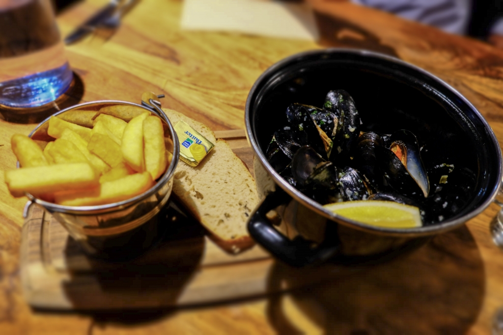 The River Exe Cafe team have taken over The Swan in Lympstone and it gets a thumbs up from us! Exploring Exeter 2019