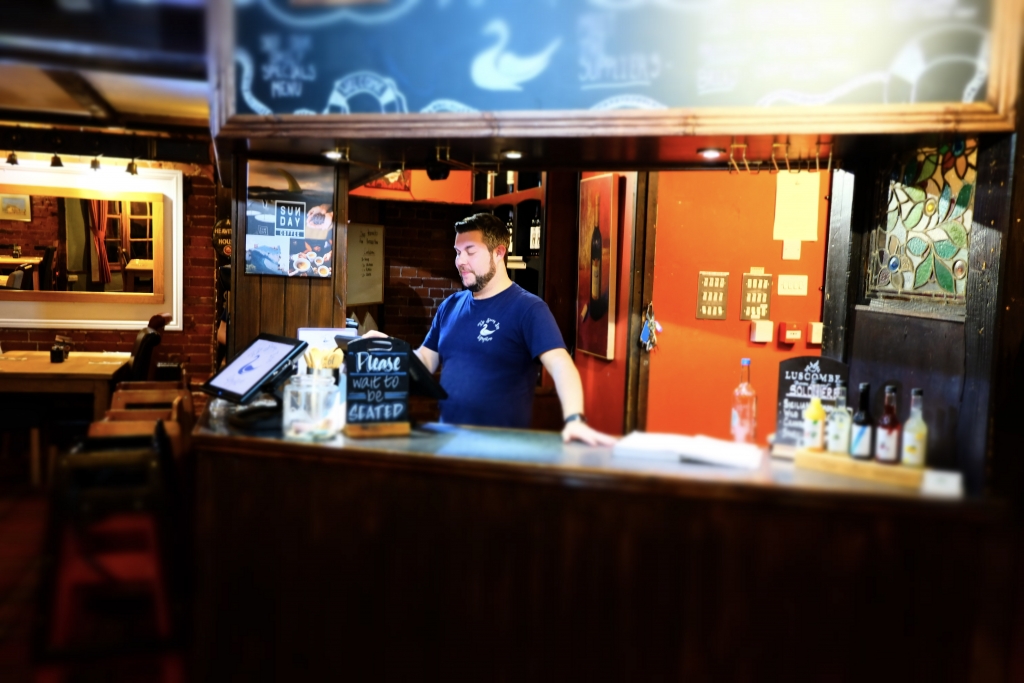 The River Exe Cafe team have taken over The Swan in Lympstone and it gets a thumbs up from us! Exploring Exeter 2019