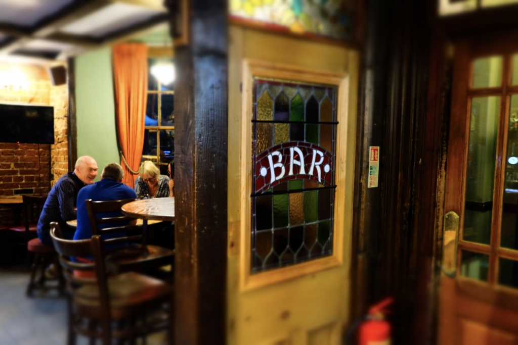 The River Exe Cafe team have taken over The Swan in Lympstone and it gets a thumbs up from us! Exploring Exeter 2019