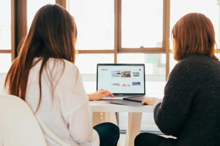 kobu-agency-7okkFhxrxNw-unsplash job hunting in Exeter, job seeker